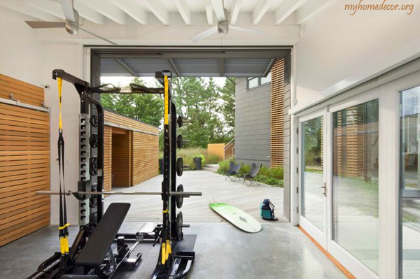 A different angle of this beach house garage gym. Looks nice out there
