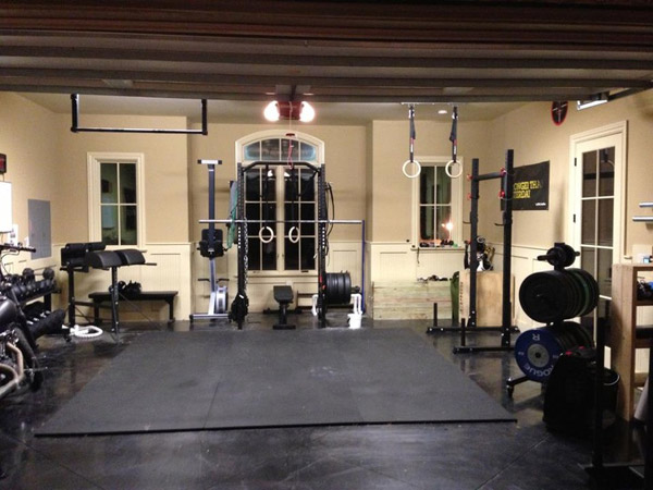Super luxurious and fully committed garage gym. No storage in here
