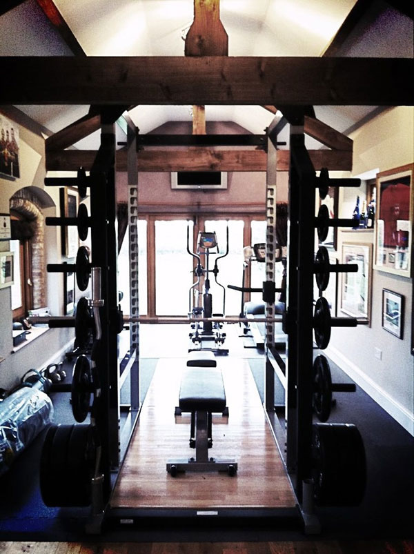 Great home gym. Very spiffy
