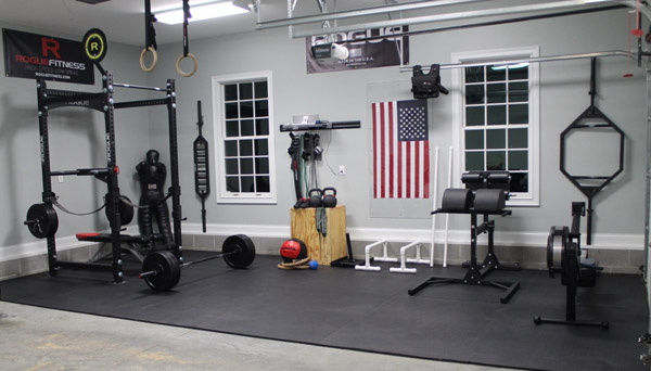 So what's to say? This garage gym has everything. This is a Crossfit and weightlifters dream garage
