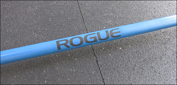 No center knurling on the Rogue Bella Bar Cerakote, just a giant Rogue logo