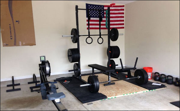 Salle de sport de garage complète - 100% CrossFit, Oly lifting, et powerlifting prêt.