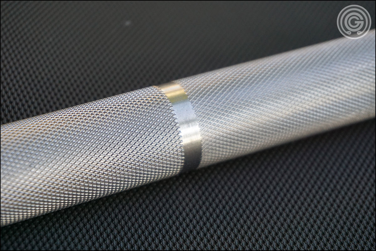 Iron Company 5150 Olympic Weightlifting Bar - knurling detail Iron Company 5150 Olympic Weightlifting Bar - knurling detail