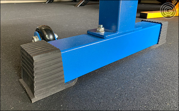 The new rubber feet of the FB-5000 Competition Bench