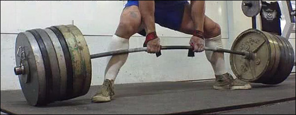 Pulling the slack out of a deadlift bar