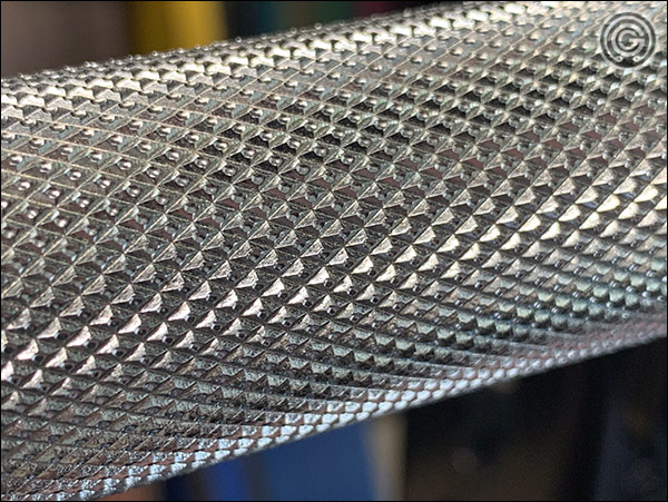 Close up shot of the Lone Star Power Bar's knurling